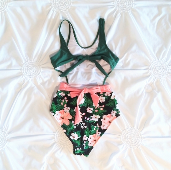 NWT Cupshe Miss U Hibiscus swim - Picture 4 of 6